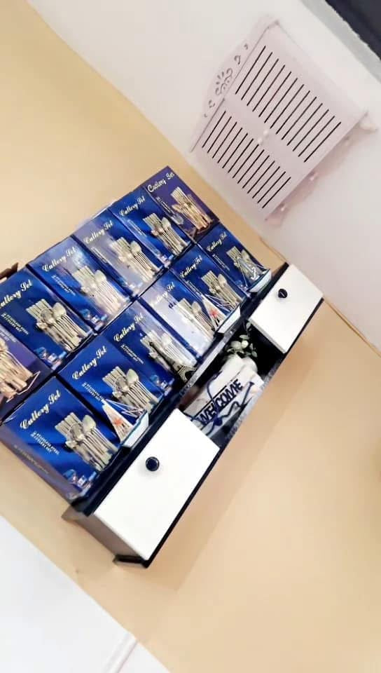 Meuble TV suspendu 1m20 en bois